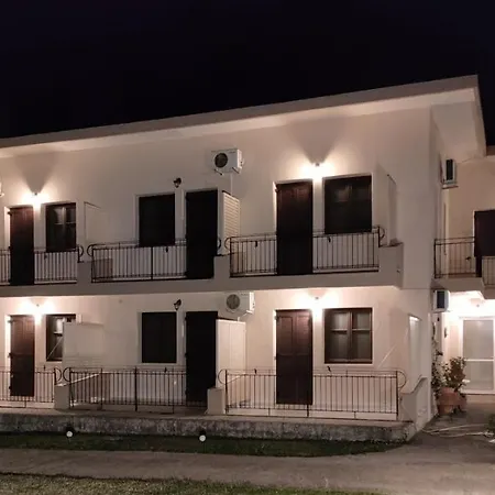 Ξενοδοχείο με διαμερίσματα Fokion